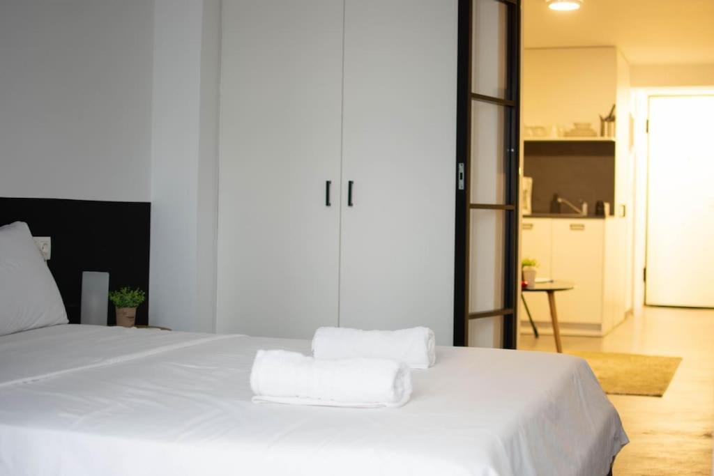 City Stroll Apartment Athens Ngoại thất bức ảnh