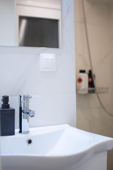 City Stroll Apartment Athens Ngoại thất bức ảnh